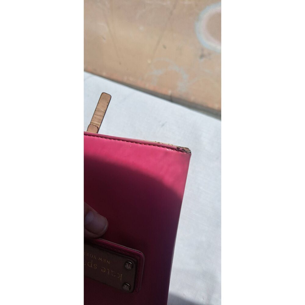 Kate Spade New York Pink Patent Leather Wallet Leather Plate Logo Snap Closure Y - Picture 8 of 16